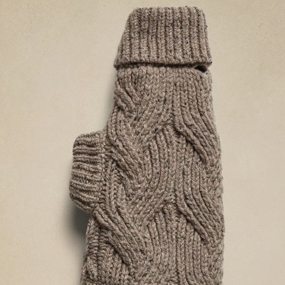 Banana Republic Pet Sweater- Medium - Picture 2 of 4